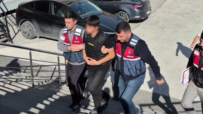 Eskişehir'de amcasını silahla vuran 15 yaşındaki çocuk adliyeye sevk edildi