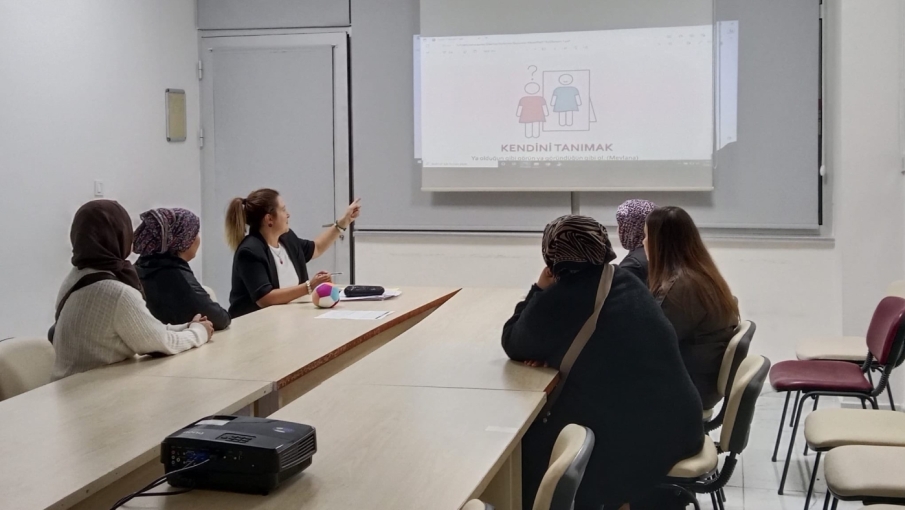 Eskişehir'de ebeveynlere yönelik eğitim başladı: 12 modül uygulanacak