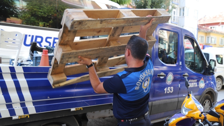Eskişehir'de Kaldırım İşgaline Zabıta Darbesi!