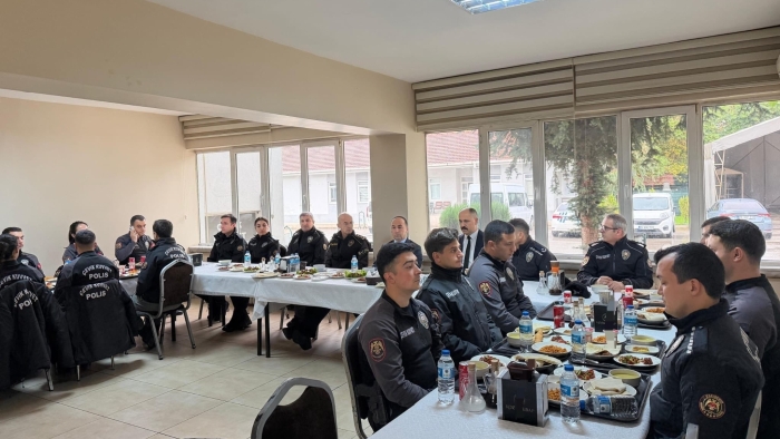 Eskişehir İl Emniyet Müdürü Yılmaz, çevik kuvvet ekipleriyle buluştu