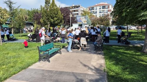 Eskişehir'de 75 annenin parktan çıkarılmasına belediye başkanlarından tepki