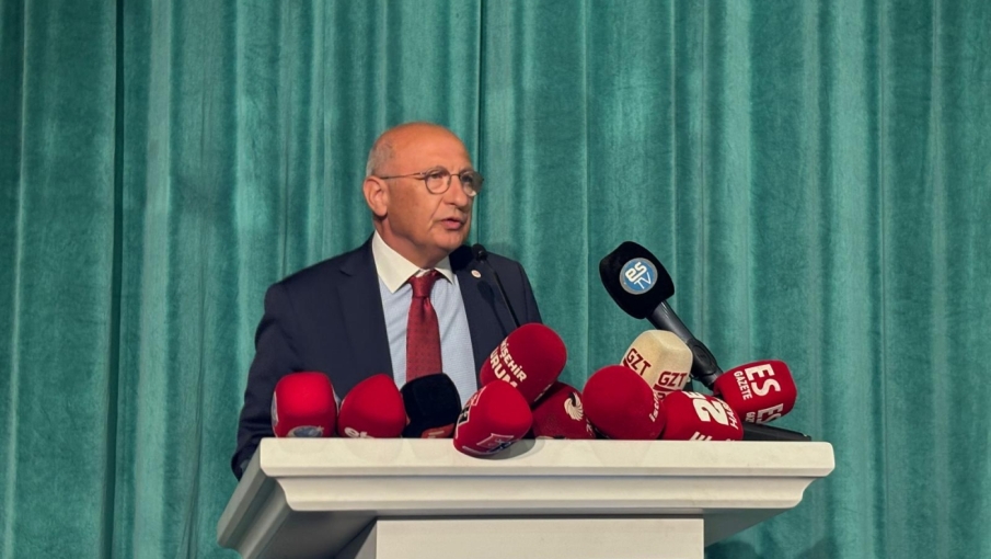 Utku Çakırözer: Basın organlarını kapatarak Türkiye'nin sorunlarını çözemeyiz
