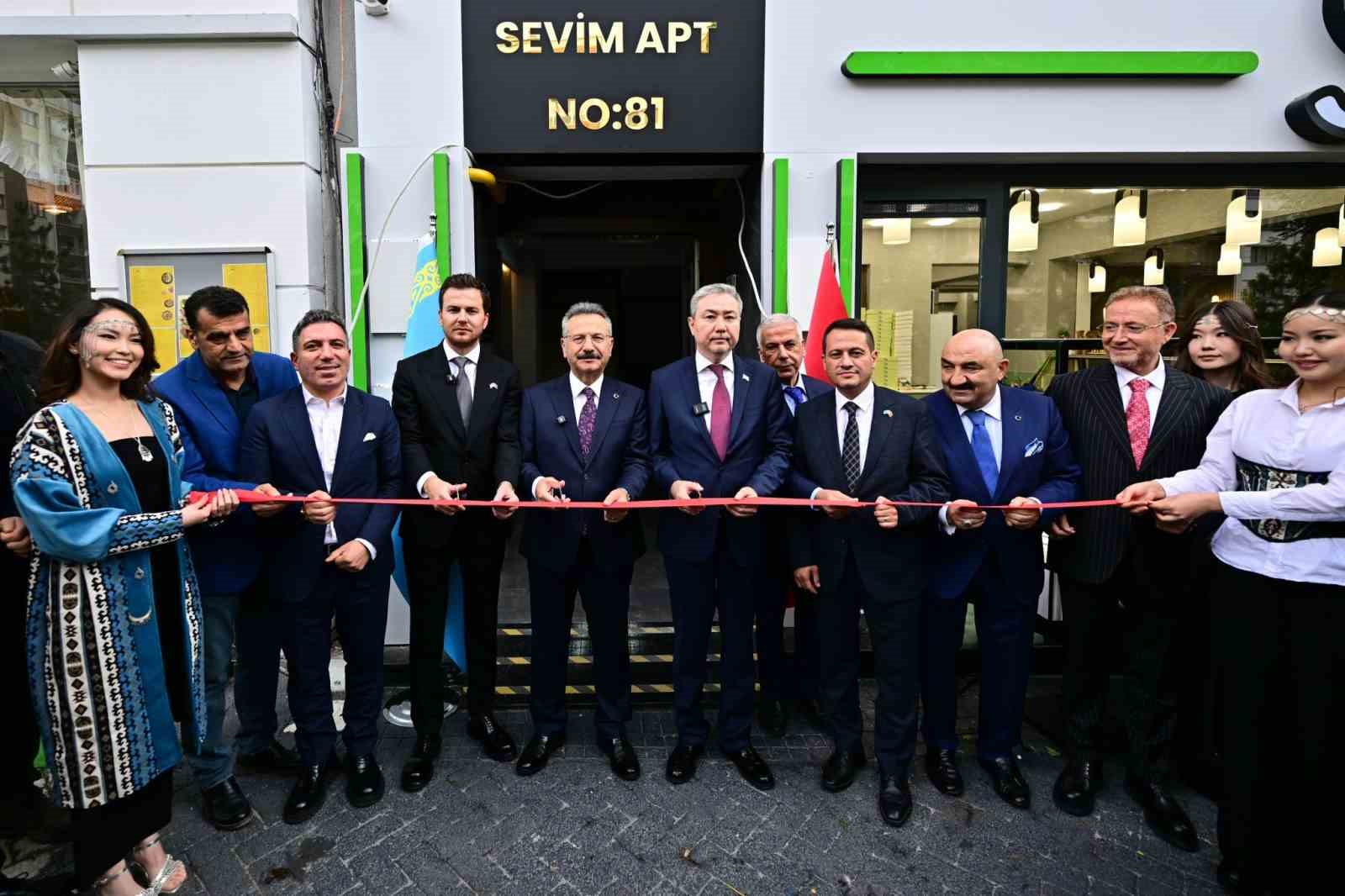 Vali Aksoy, Kazakistan Fahri Konsolosluğunun açılış programına katıldı