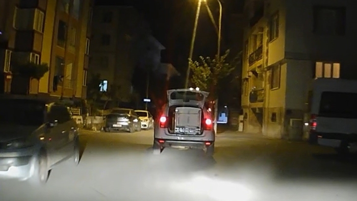 Eskişehir trafiğinde tehlikeli yolculuk kamerada