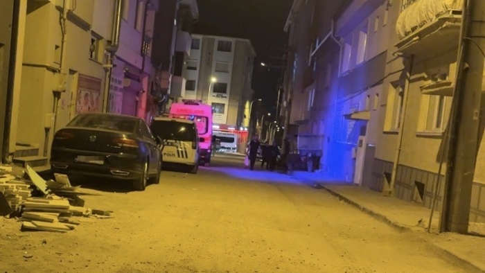 Yakınlarının haber alamadığı 40 yaşındaki adam evinde ölü bulundu
