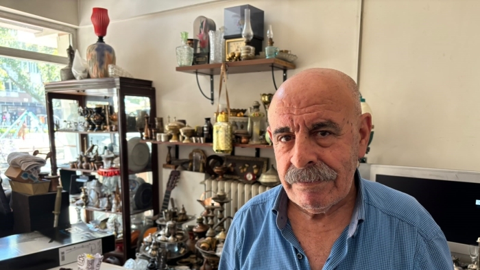78 yaşındaki antikacıdan eski eşya uyarısı: “Çöpe atmayın”
