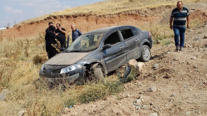 Eskişehir’de kontrolden çıkan otomobil yoldan çıktı