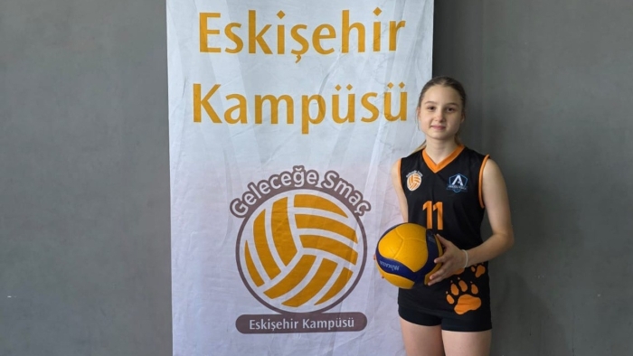 Eskişehir’in 11 yaşındaki voleybol yeteneğine dev transfer