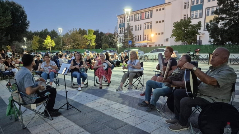 Kanlıkavak Parkı açık hava sahnesine dönüştü: Sanat ve doğa buluştu