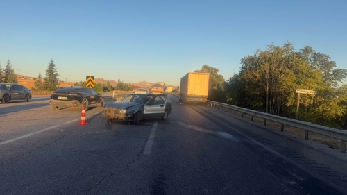 Eskişehir’de tır ile otomobil çarpıştı: 1 yaralı