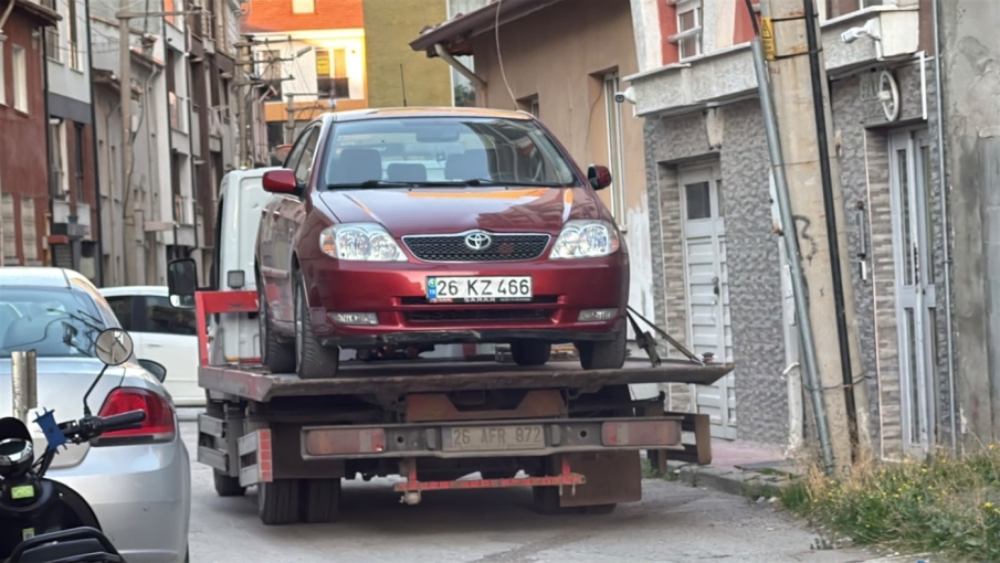 Eskişehir’de polisten kaçan ehliyetsiz sürücüye 400 bin TL ceza