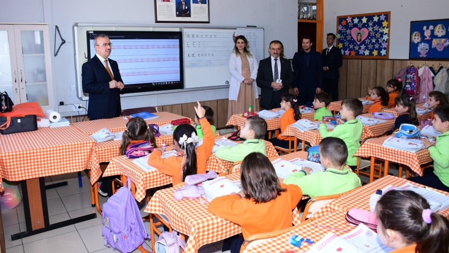 İl Millî Eğitim Müdürü Aydın öğrenci ve öğretmenlerle buluştu