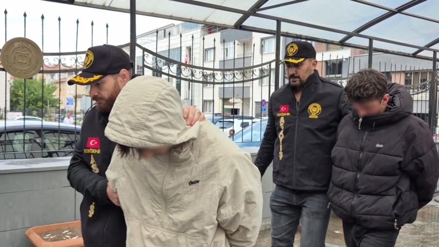Eskişehir'de silahlı kavga: 2'si çocuk 5 şüpheli adliyede