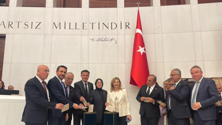 Nebi Hatipoğlu TBMM'deki yasama çalışmalarına katıldı