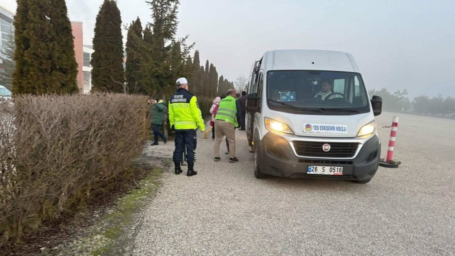 Eskişehir'de jandarmadan 80 okul ve 24 servis aracına denetim