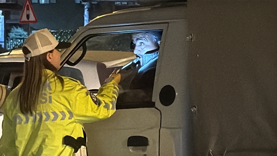 Eskişehir'de gece yarısı geniş çaplı denetim: 9 araca 552 bin TL'yi aşan ceza