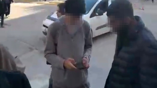 Eskişehir'de gence zorla tespih satmaya çalışan şüpheli Ankara'da yakalandı