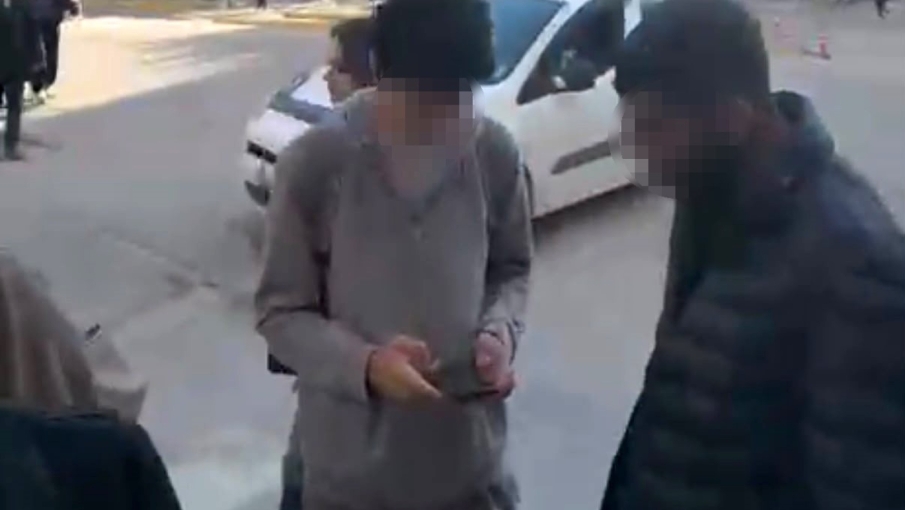 Eskişehir'de gence zorla tespih satmaya çalışan şüpheli Ankara'da yakalandı