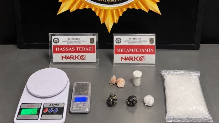 Eskişehir'de yaklaşık 1 kilo metamfetamin ele geçirildi