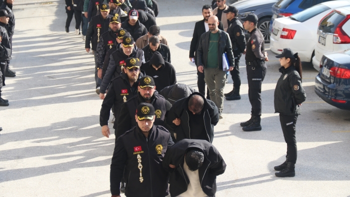 Eskişehir merkezli 5 ilde fuhuş operasyonu: 17 şüpheli adliyede