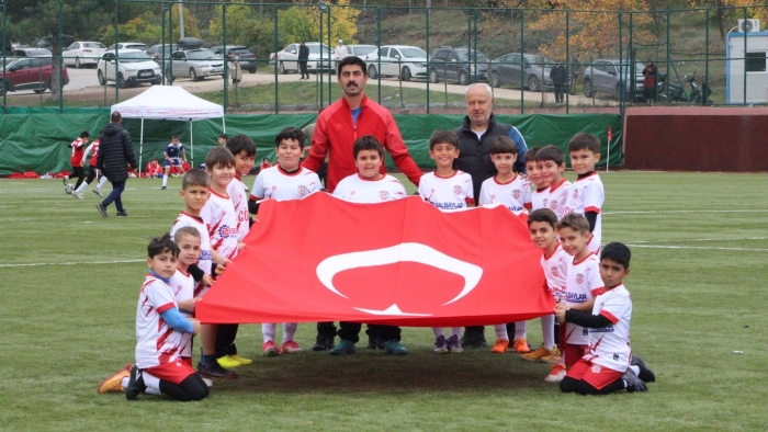 Eskişehir'de Cumhuriyet Bayramı'na özel futbol müsabakaları düzenlendi