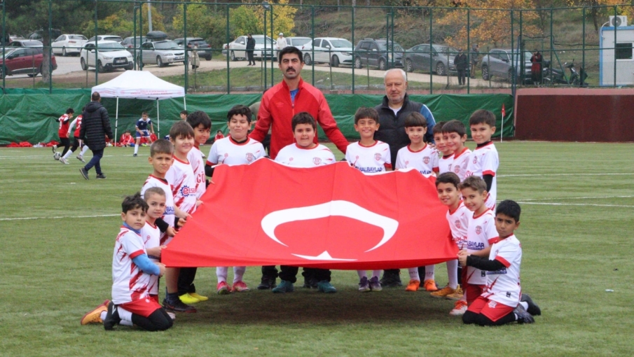 Eskişehir'de Cumhuriyet Bayramı'na özel futbol müsabakaları düzenlendi