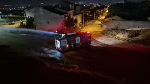 Eskişehir'de parkta traktör lastiğini ateşe verdiler