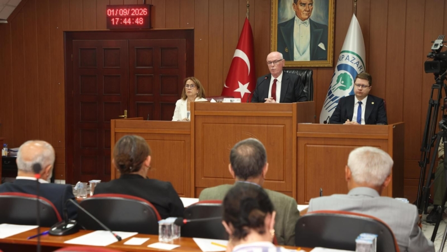 Odunpazarı’nda afiş tartışması: Kazım Kurt cami ve okulları işaret etti