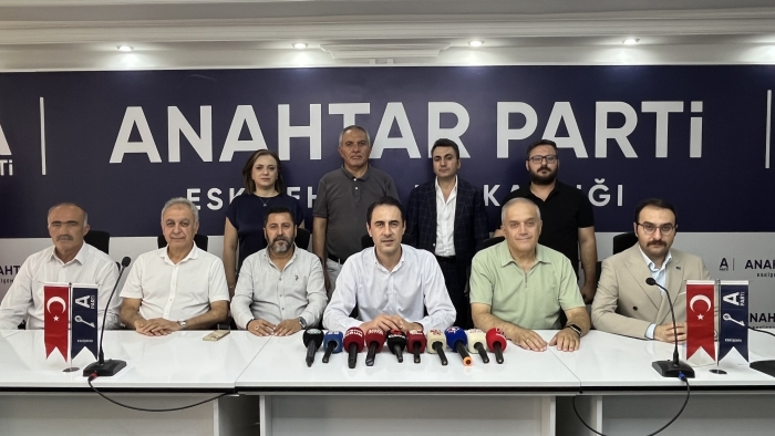Çağlar Ölce’den Eskişehir Demirspor çıkışı: “96 yıllık kulüp kaderine terk edilemez”