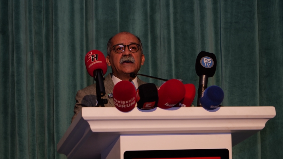 İbrahim Arslan kongrede açtı ağzını yumdu gözünü: “Bir yığın abuk sabuk insan!”