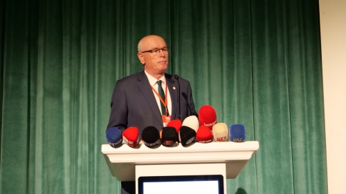 Kazım Kurt’tan kongrede sert soru: “Seçtiğiniz yöneticilere mi, reisin atadığı hâkimlere mi güveniyorsunuz?”