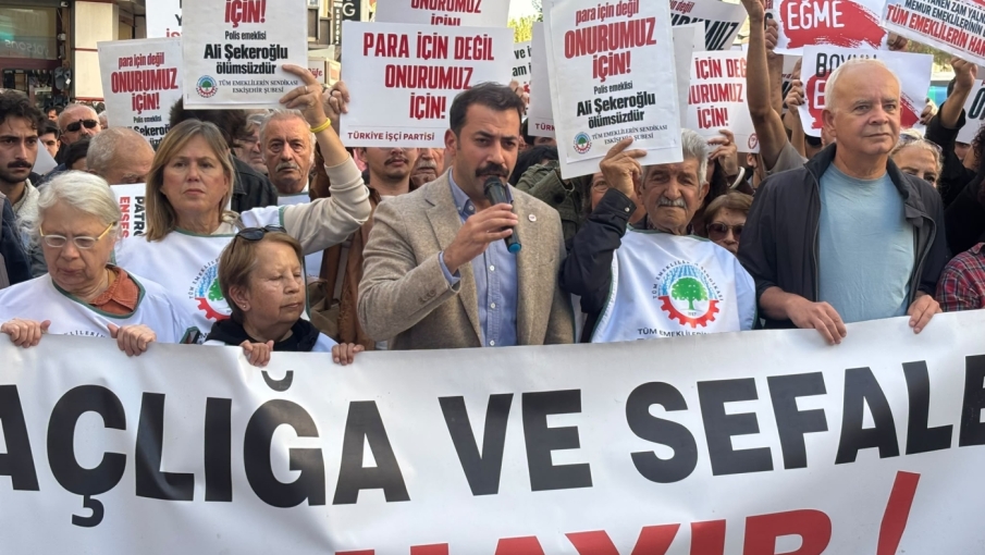 Talat Yalaz Eskişehir’de emeklilerin yürüyüşünde konuştu: “Bu mücadele başka bir boyuta evrildi”