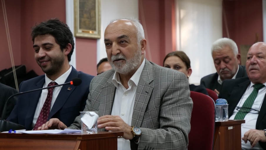 Mehmet Kepez’den Odunpazarı Belediyesi’ne performans programı eleştirisi: “Sokaklar köstebek yuvası gibi olmuş”