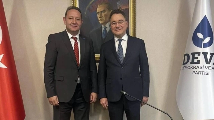 DEVA Partili Özkarayanık’tan Habil Dökmeci’ye destek: “Partisine sahip çıktı”
